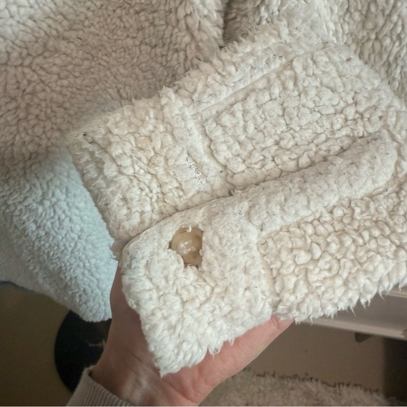 HEM & THREAD Soft White Sherpa Button Up Jacket Cardigan Size Small - Picture 3 of 15